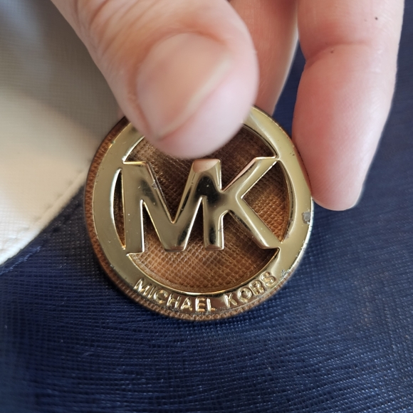 Michael Kors Saffiano Jet Set Summer Tote - Picture 12 of 15